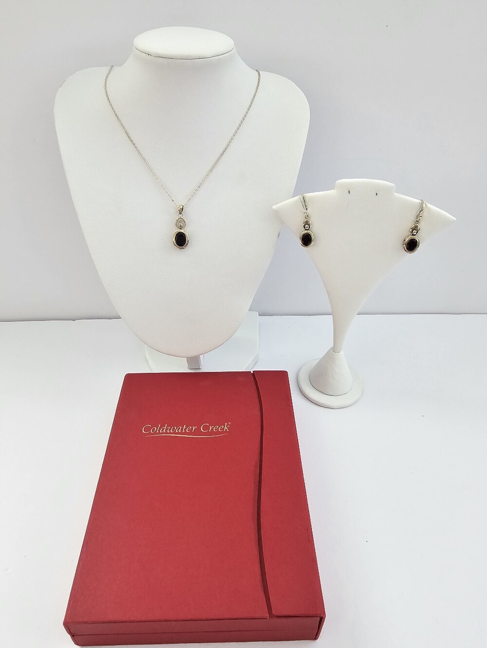 Coldwater Creek Sterling Silver Oval Garnet Pendant Necklace Wire Earrings